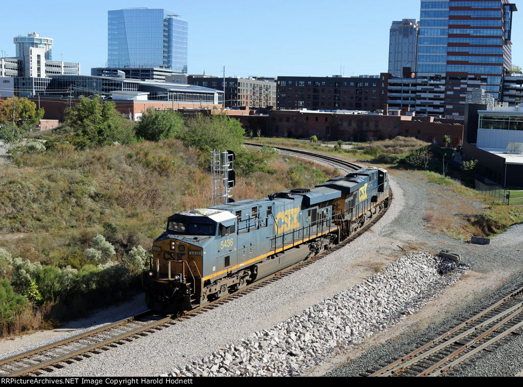 CSX 5436 & 5200 lead "train" F741-08 southbound